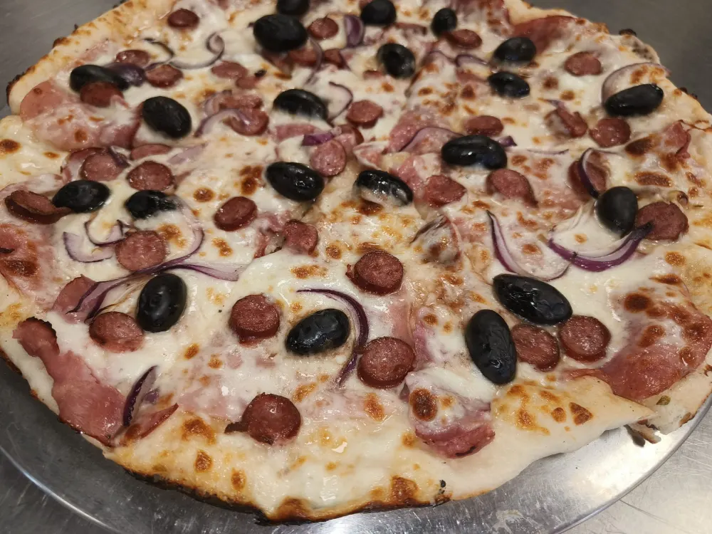PIZZA CRENVURSTI PUI